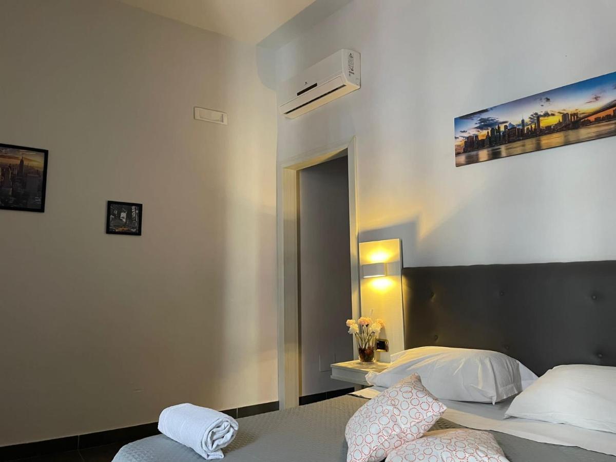 Hotel Porta A Porta Naples Exterior photo